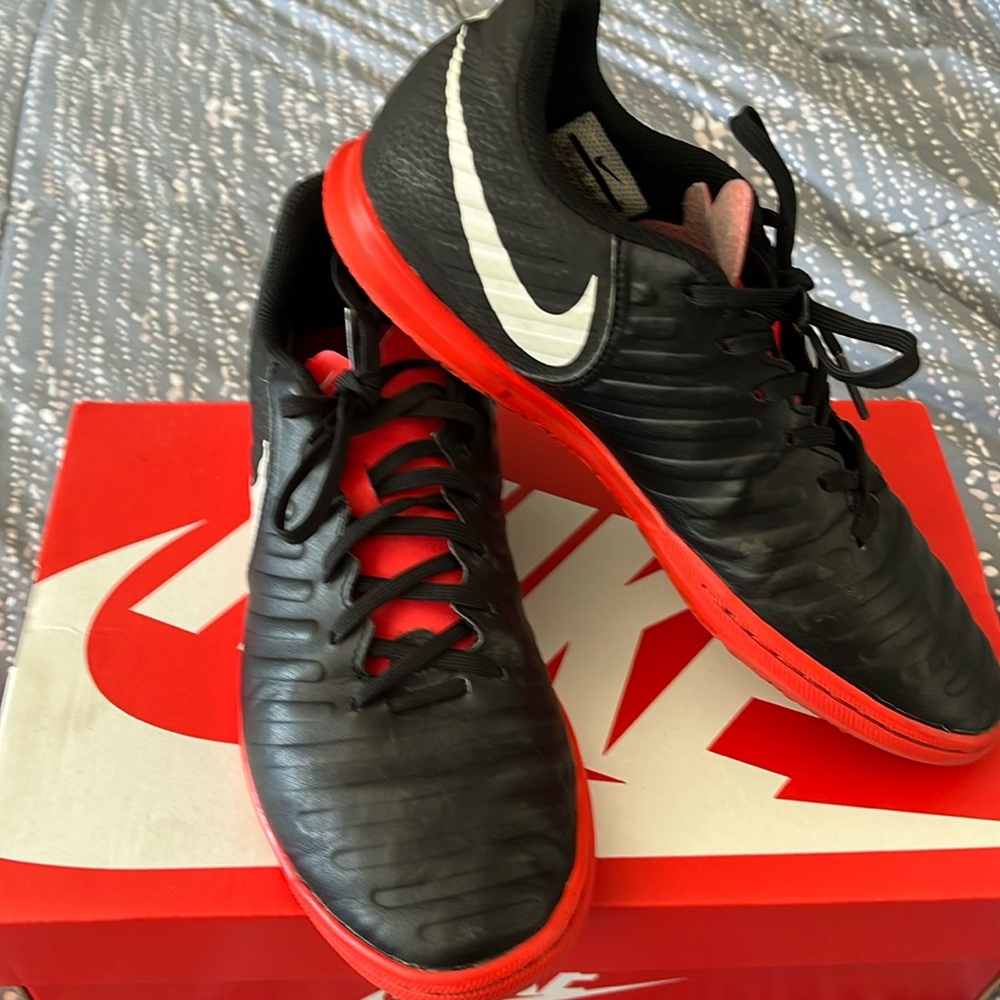 Nike Mens Tiempo LegendX - 7 AH7245-006 / Indoor Soccer Shoes Size 8.5